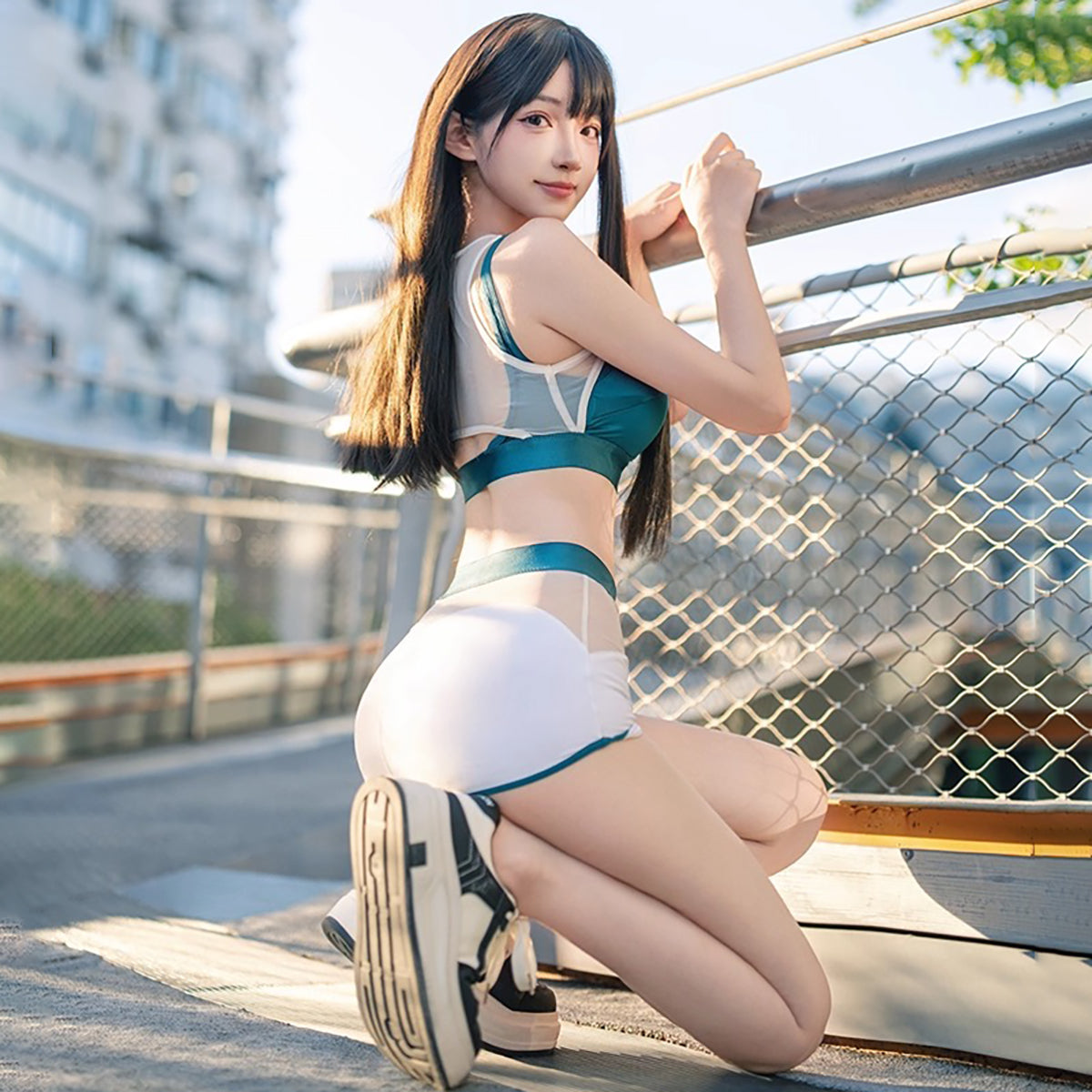 元気で爽やかなショート丈スポーツウェア風コスプレ2点セット 緑白【得体社】