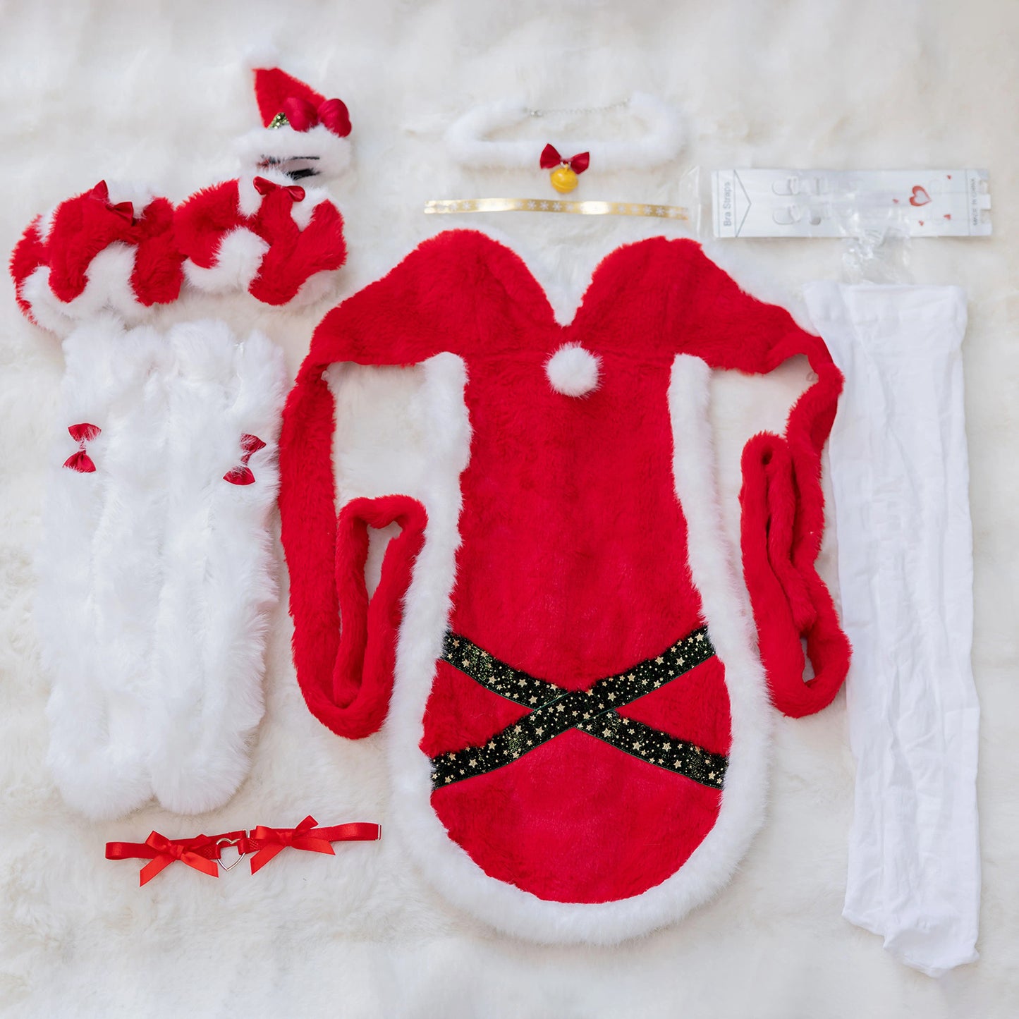 背中が完全オープンのふわもこセクシーすぎるエッチサンタコスプレ