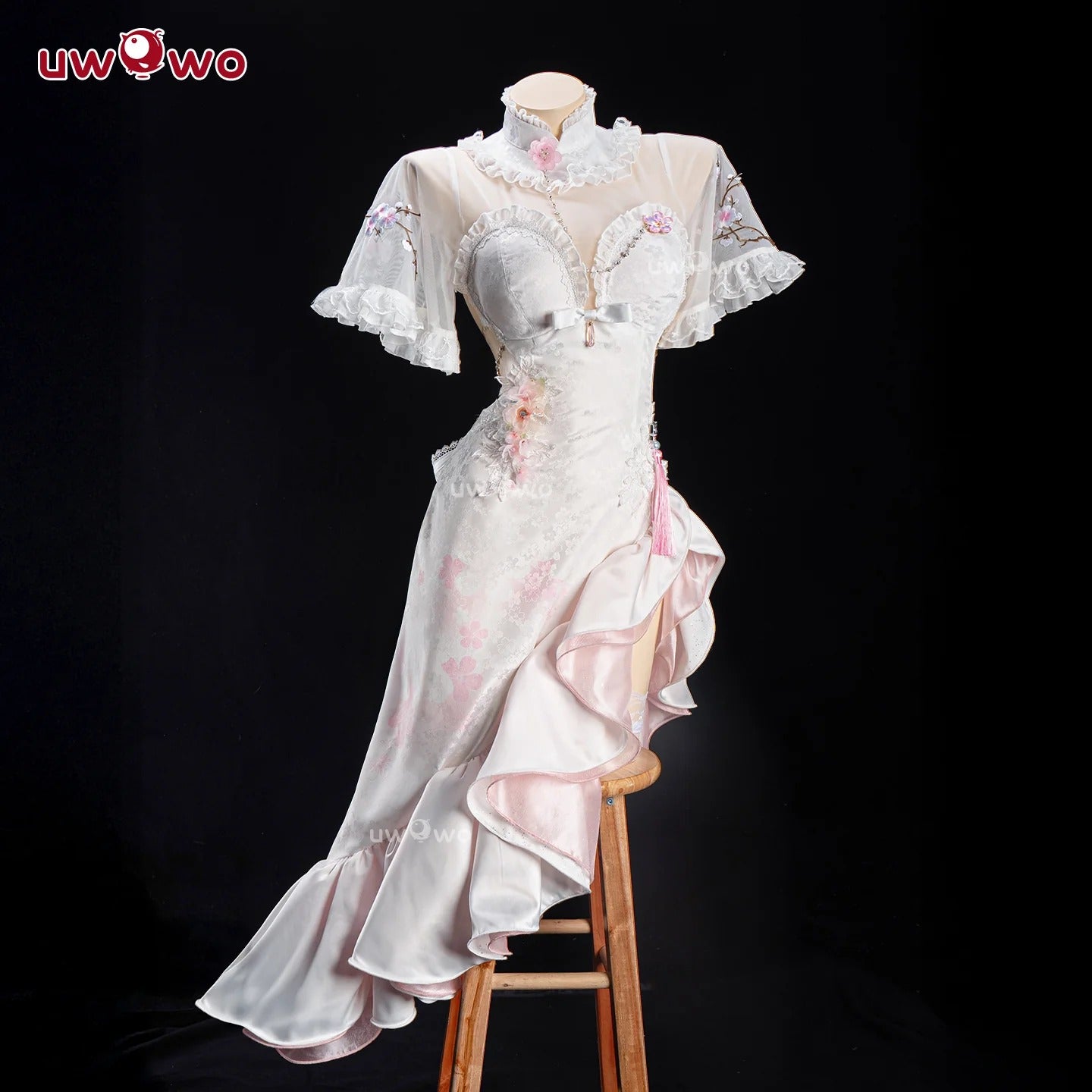 【予約】NIKKE ドロシーチャイナコスプレ 華やかな桜刺繍チャイナ セクシーバックレス【Uwowo】