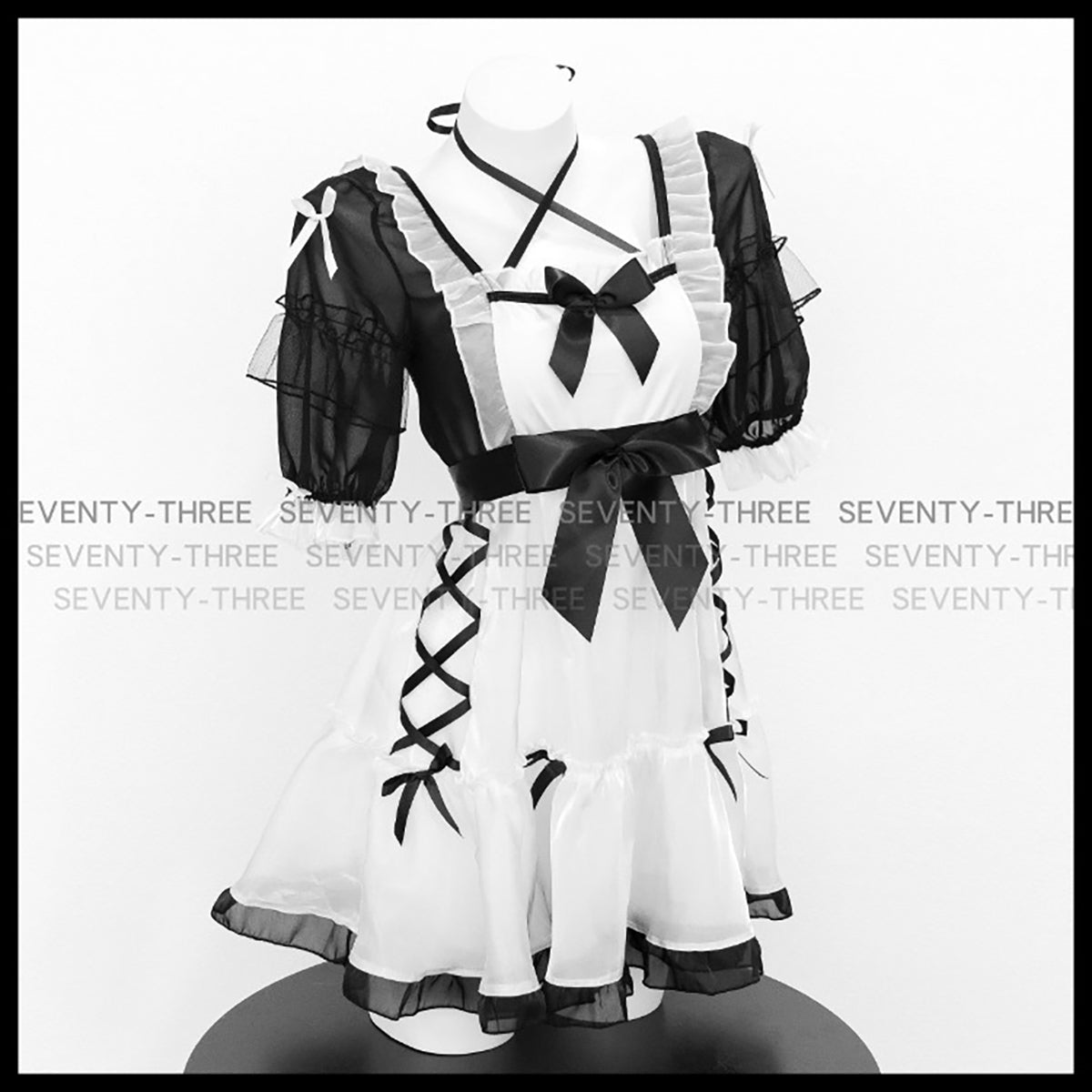 透け感のあるとびきりキュートなメイドコスプレ【SEVENTY-THREE】
