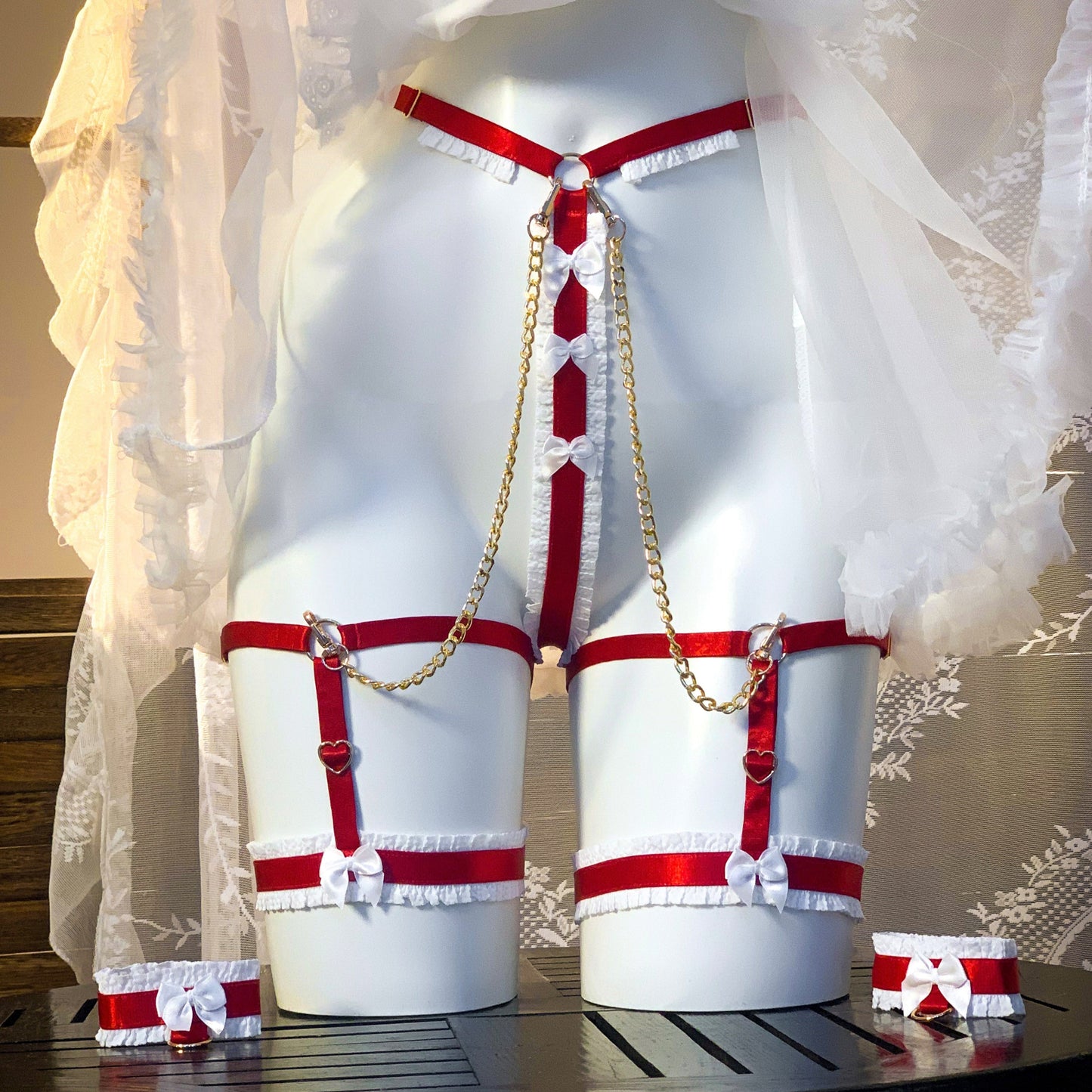 透け感がある可愛いくまハーネスメイドコスプレセット レッド【エビスタジオ】
