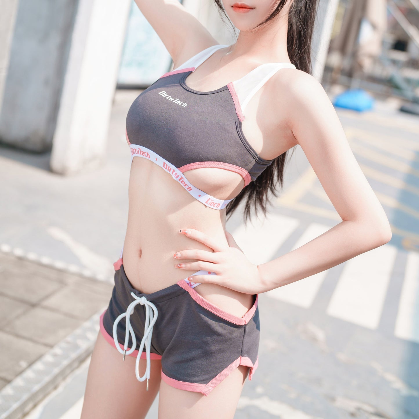 露出控えめのセクシートーレニングスーツ 運動スーツ【得体社】