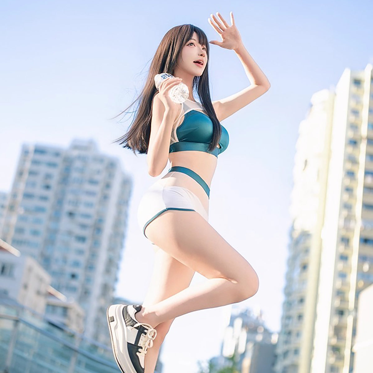 元気で爽やかなショート丈スポーツウェア風コスプレ2点セット 緑白【得体社】