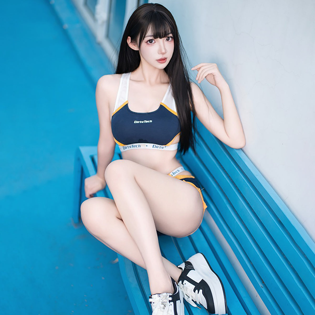 スポーティーかつセクシーなスポーツコスチューム2点セット【得体社】