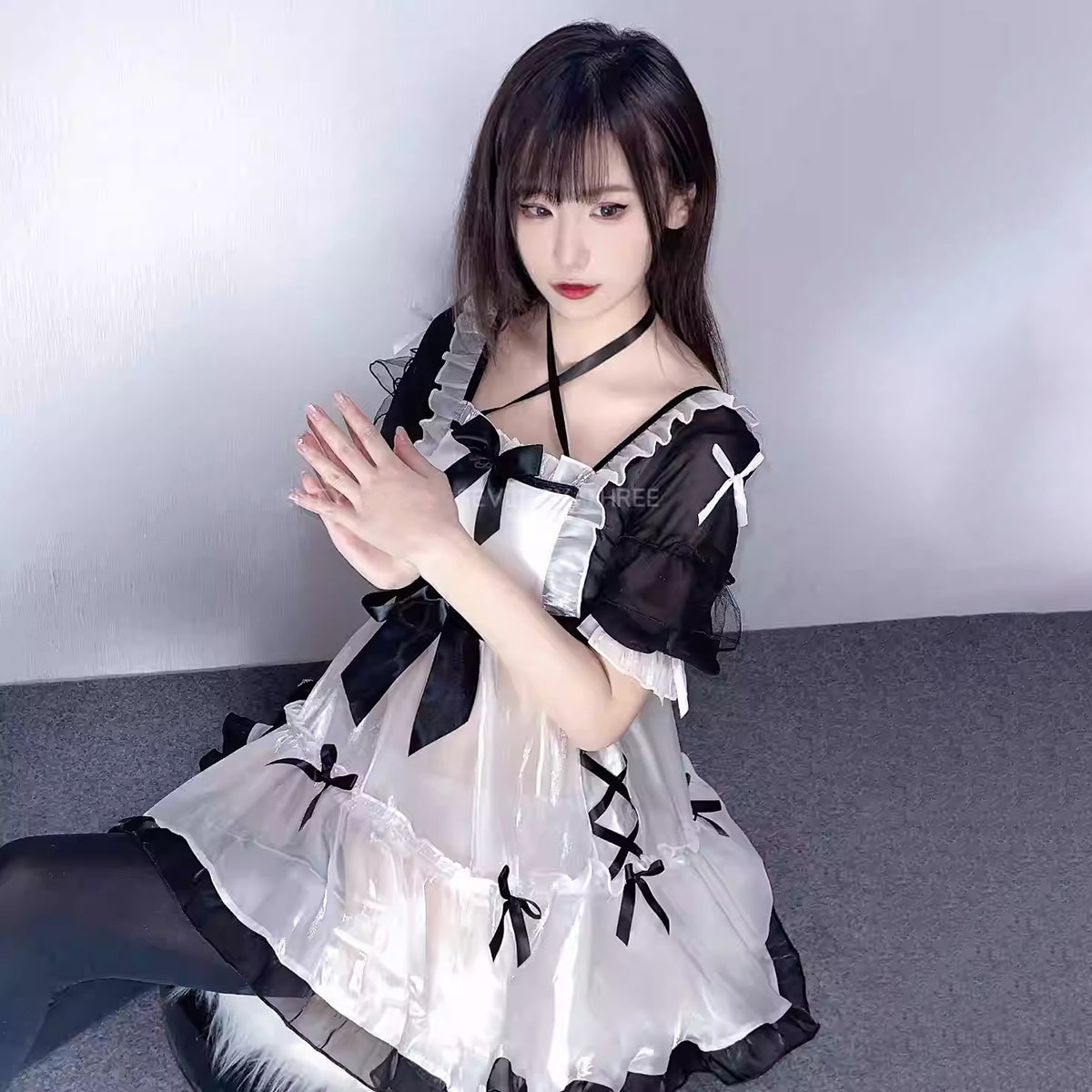 透け感のあるとびきりキュートなメイドコスプレ【SEVENTY-THREE】