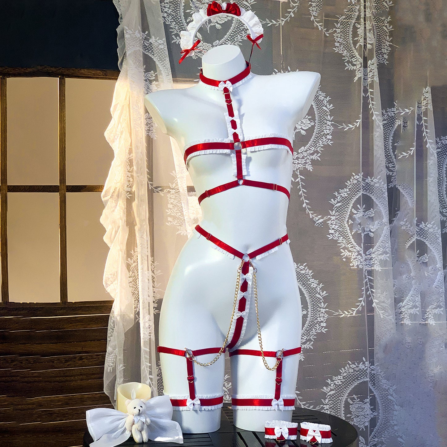 透け感がある可愛いくまハーネスメイドコスプレセット レッド【エビスタジオ】