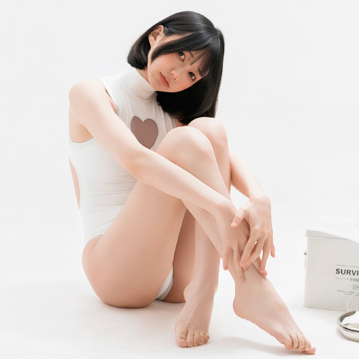 純白ハイネックセクシー超ハイレグ競泳水着 胸元ハートくり抜き 背中全開【得体社】