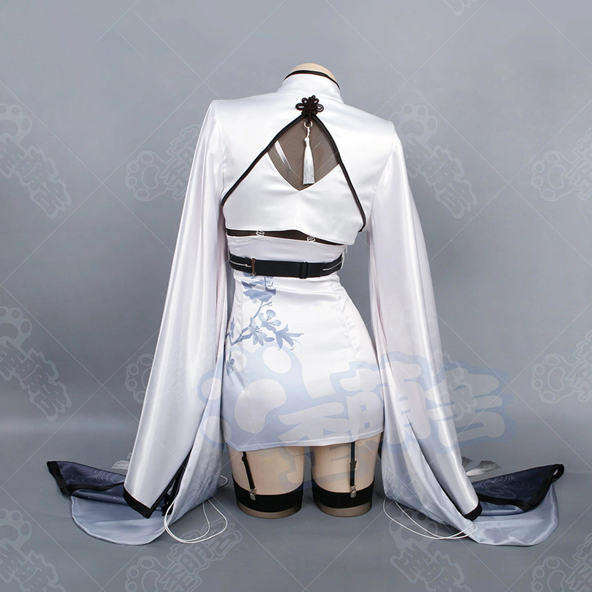 NIKKE 華やかでセクシーなシラツルチャイナドレス風コスプレ ファー付 【歪萌舍】