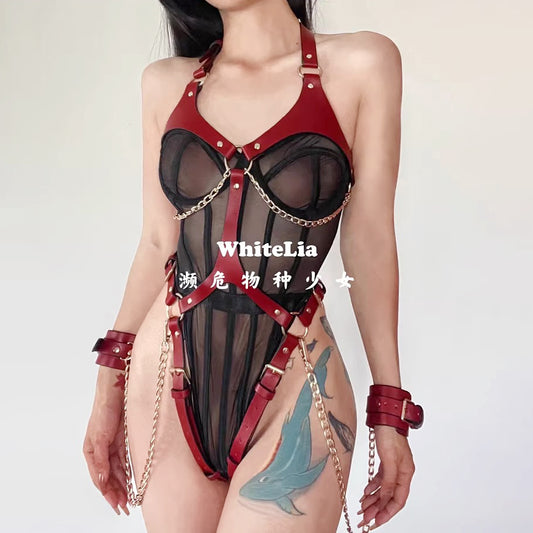 身体のラインを美しく引き立てるレザーボディーハーネス ブラック/ワインレッド【WhiteLia】