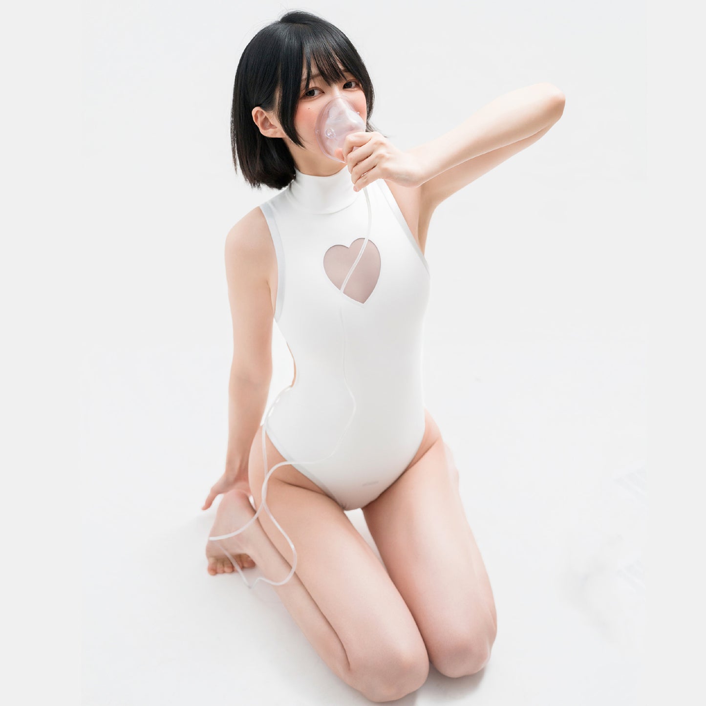純白ハイネックセクシー超ハイレグ競泳水着 胸元ハートくり抜き 背中全開【得体社】