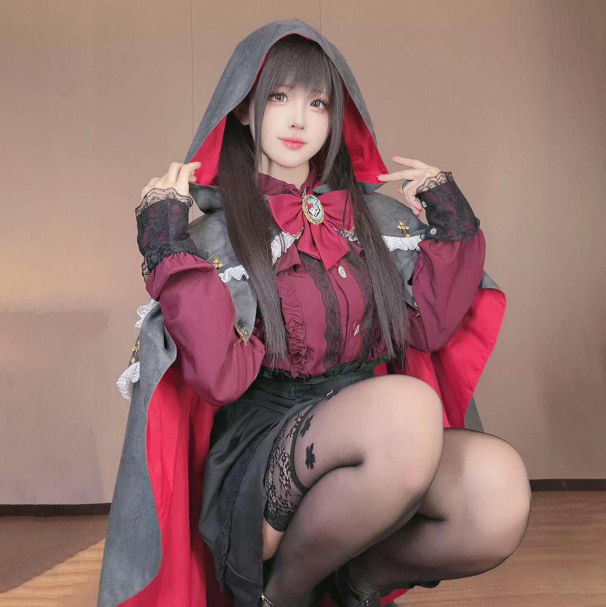 ゴシックな赤ずきんを装ったオオカミ娘の豪華コスプレ【TANG YUAN】