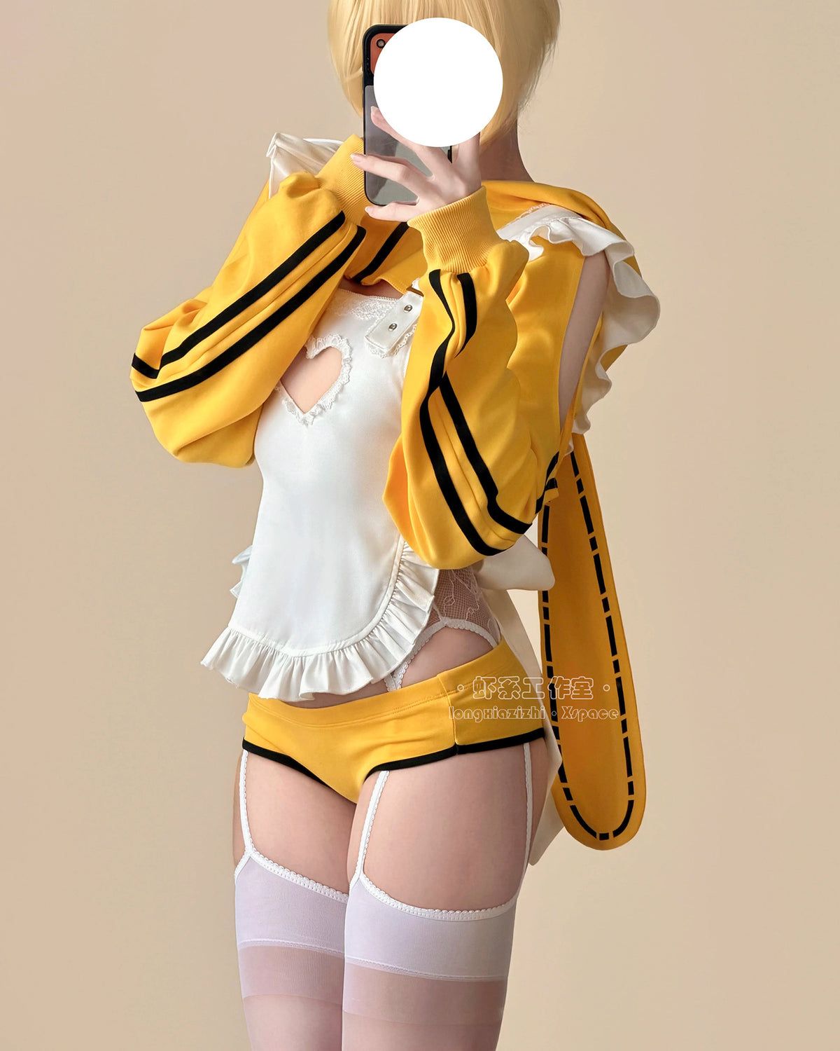 イエローブルマ風うさ耳パーカー×極小マイクロビキニ ハートくり抜きエプロン付き 【エビスタジオ】