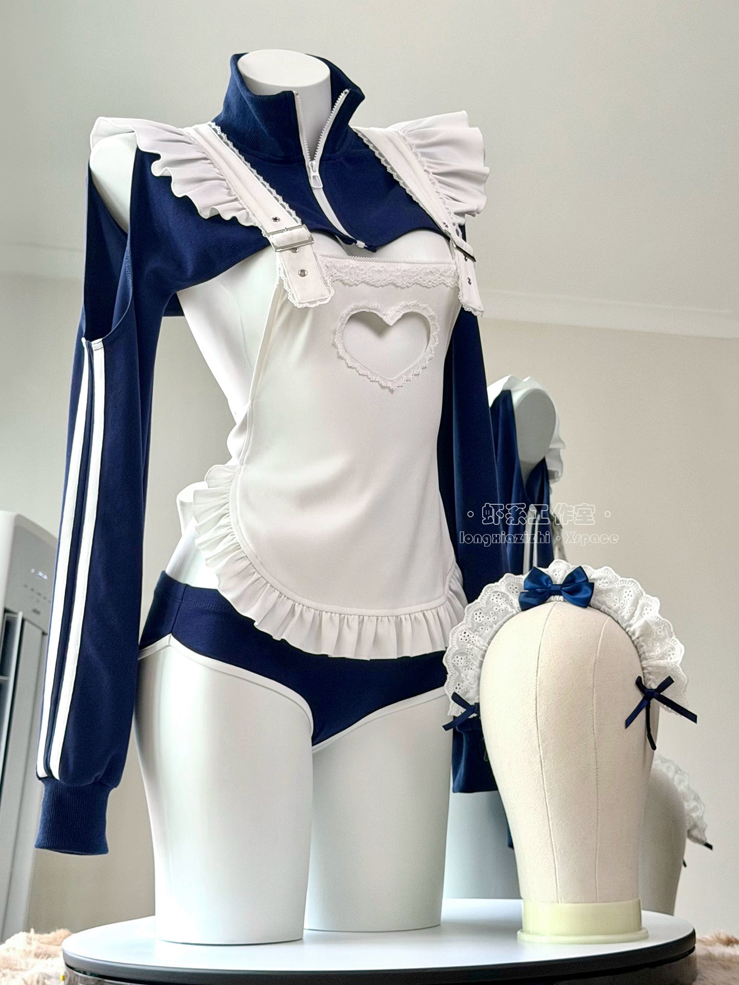 【胸元ハート窓×横乳】ブルマ風スポーティメイドコスプレ5点セット 体型カバー・75kg対応【エビスタジオ】