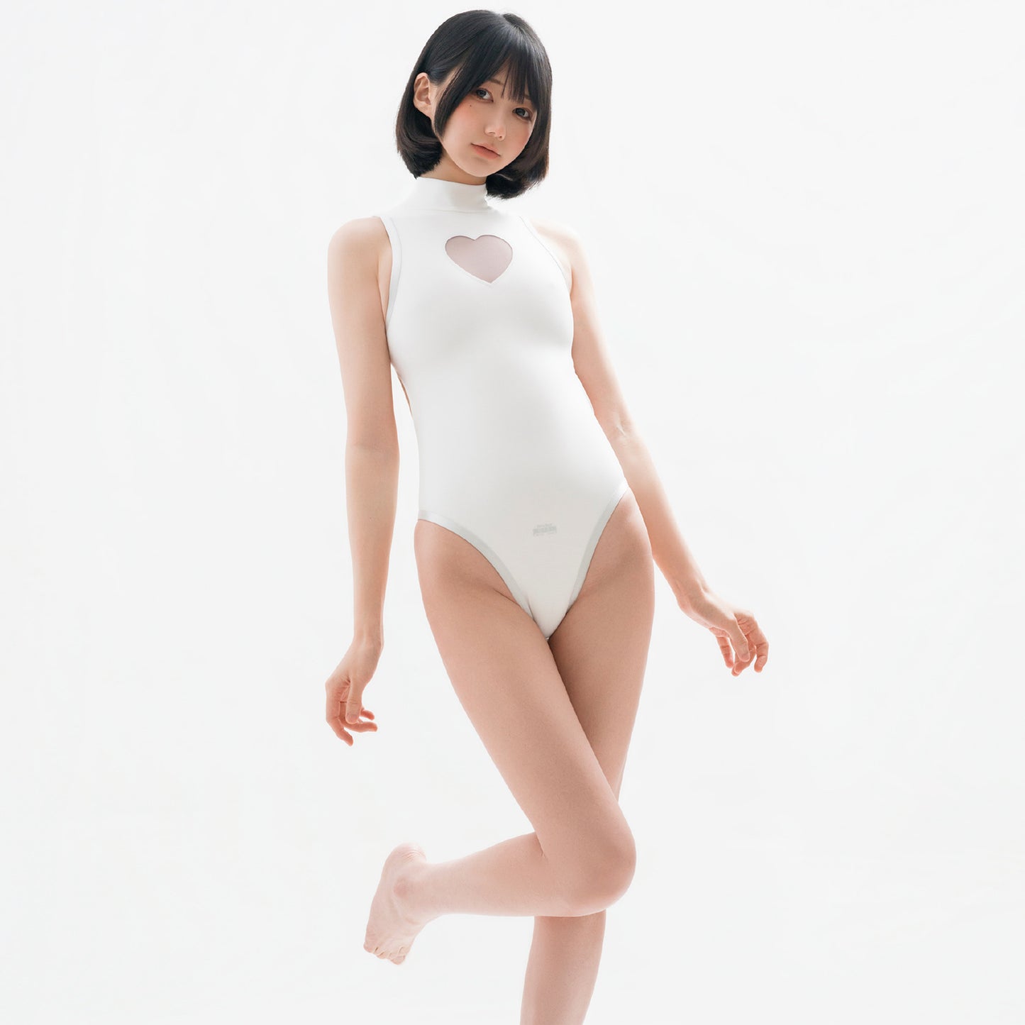 純白ハイネックセクシー超ハイレグ競泳水着 胸元ハートくり抜き 背中全開【得体社】