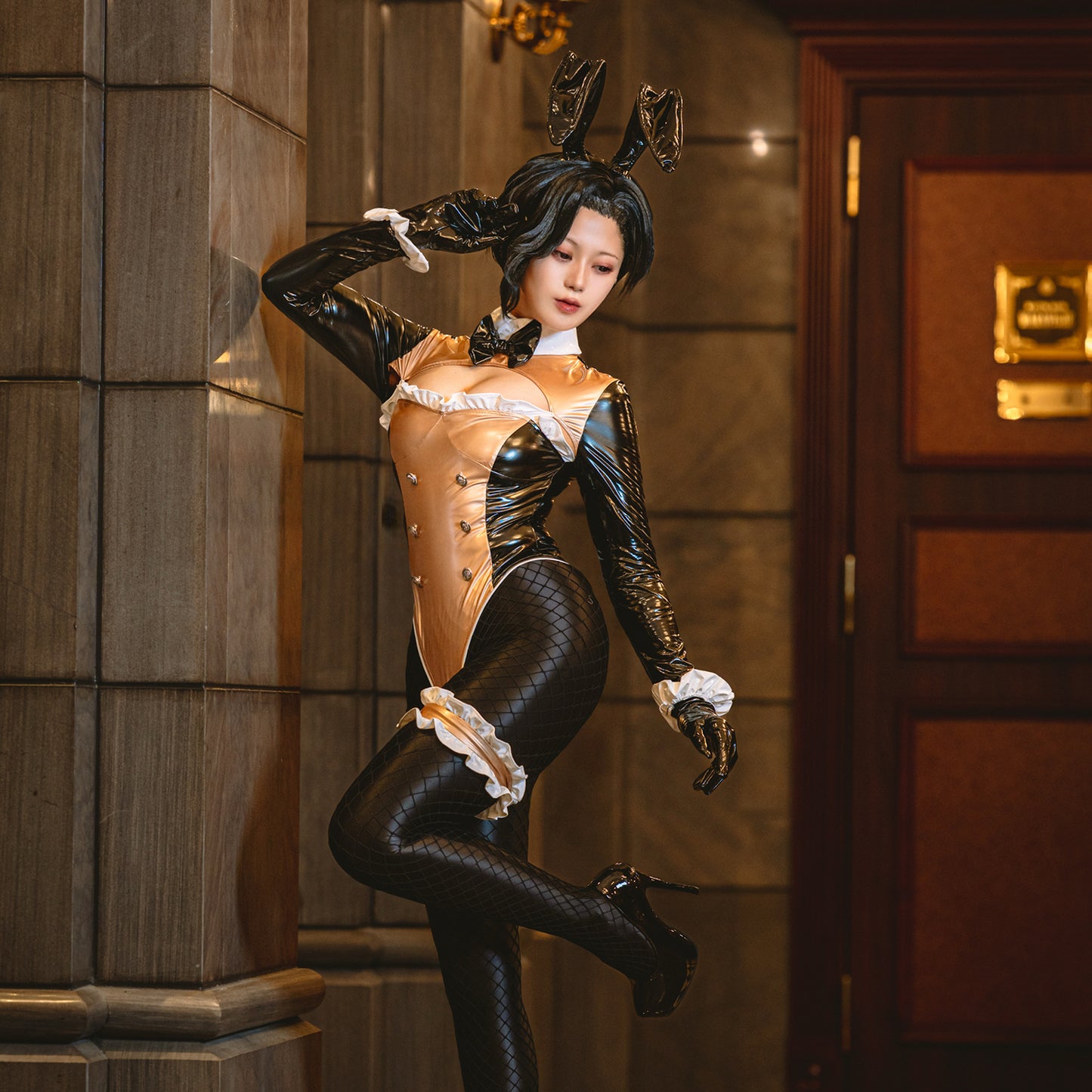 シャンパンゴールド ハイレグ バニーガール コスプレ 高級感