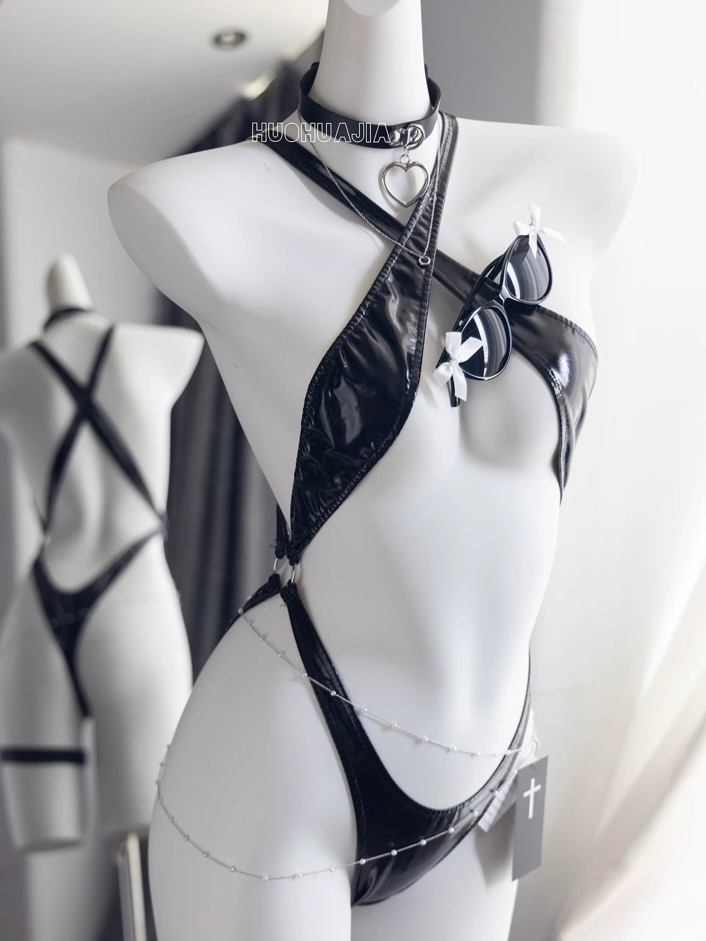 NIKKE シンデレラ 光沢エナメル極小クロス水着 黒【火華家】