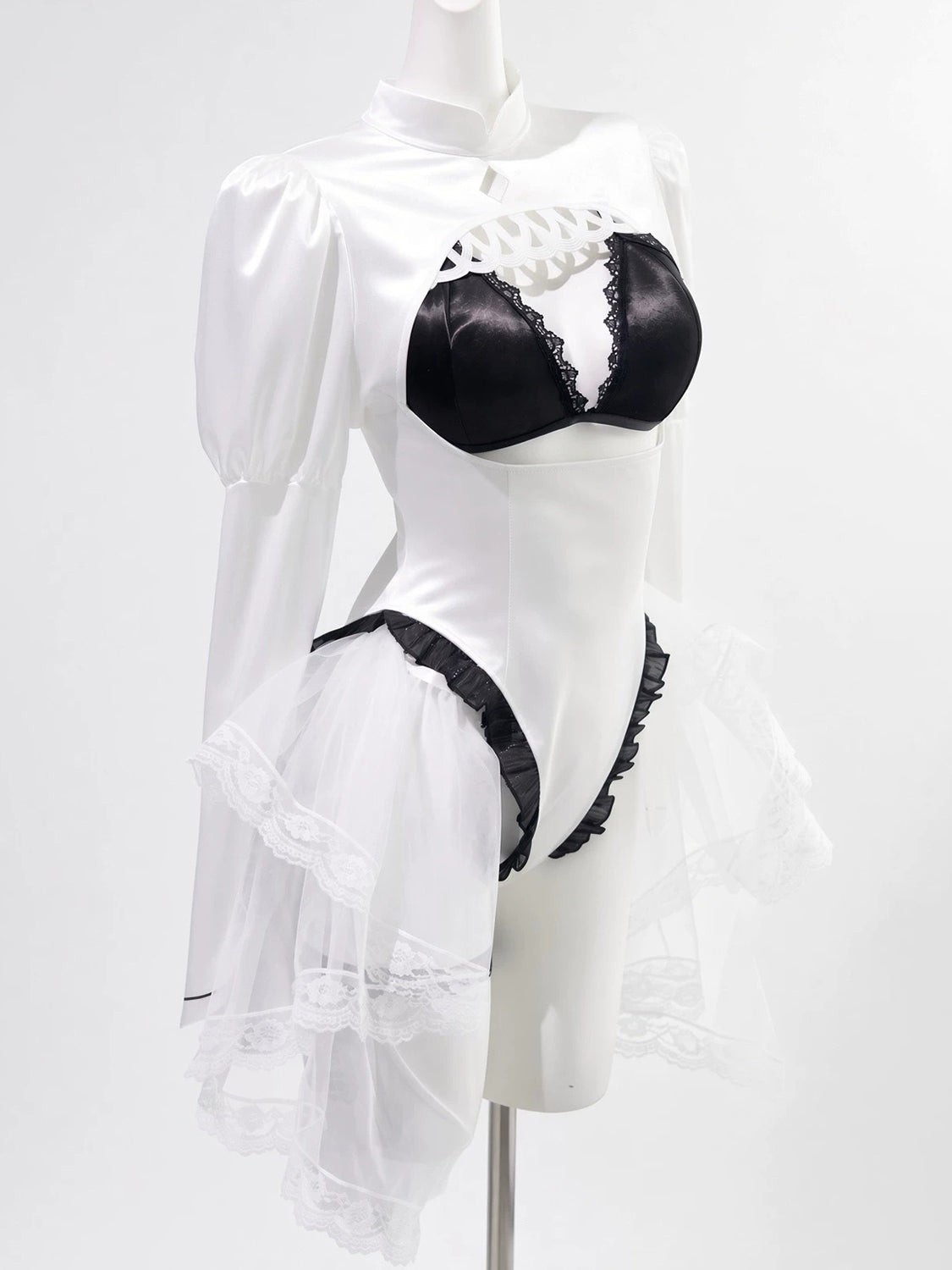 アズレン×ニーア オートマタ 凛々しい2B 圧倒的太ももが垣間見える白ドレスコスプレ 【火華家】
