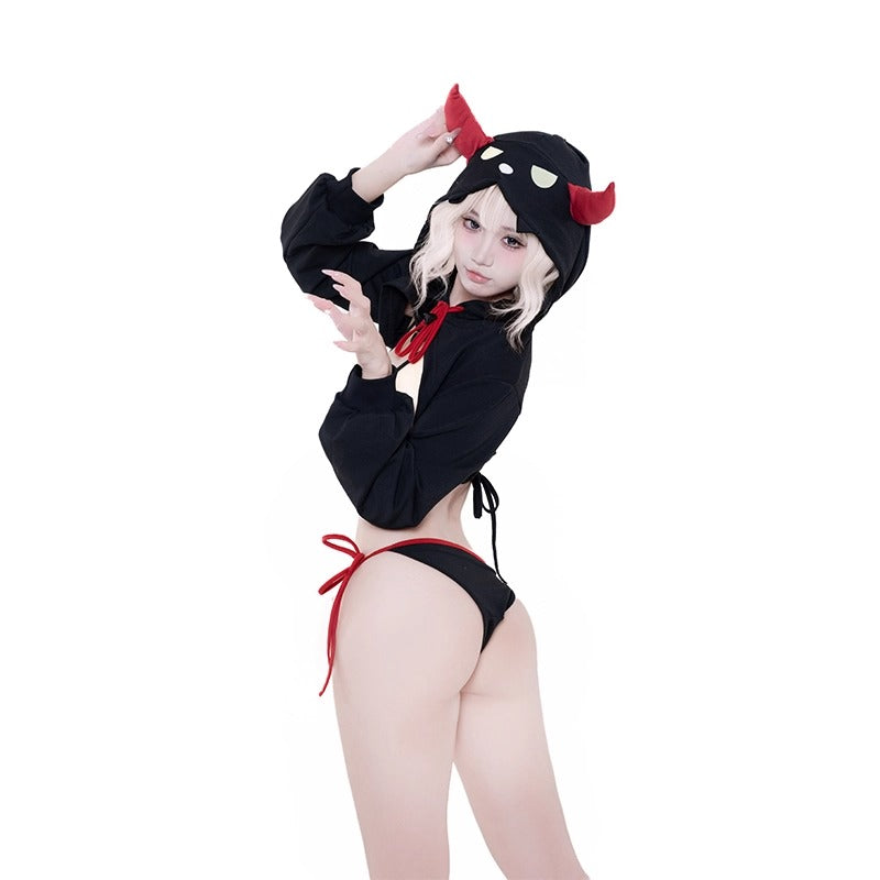 ちょっぴり大胆なセクシー小悪魔パーカー×ビキニコスチュームセット